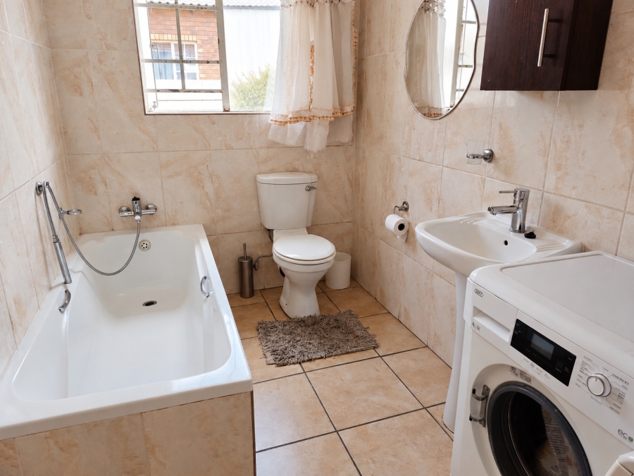 3 Bedroom Property for Sale in Waterval East North West